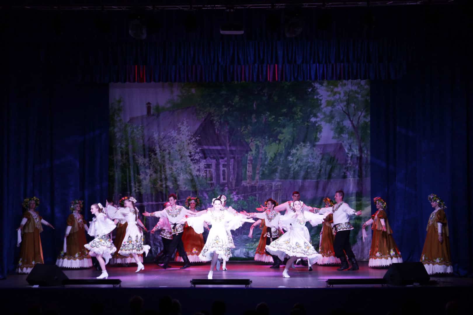 Заслуженный ансамбль танца  «МОЛОДОСТЬ» объявляет набор участников 