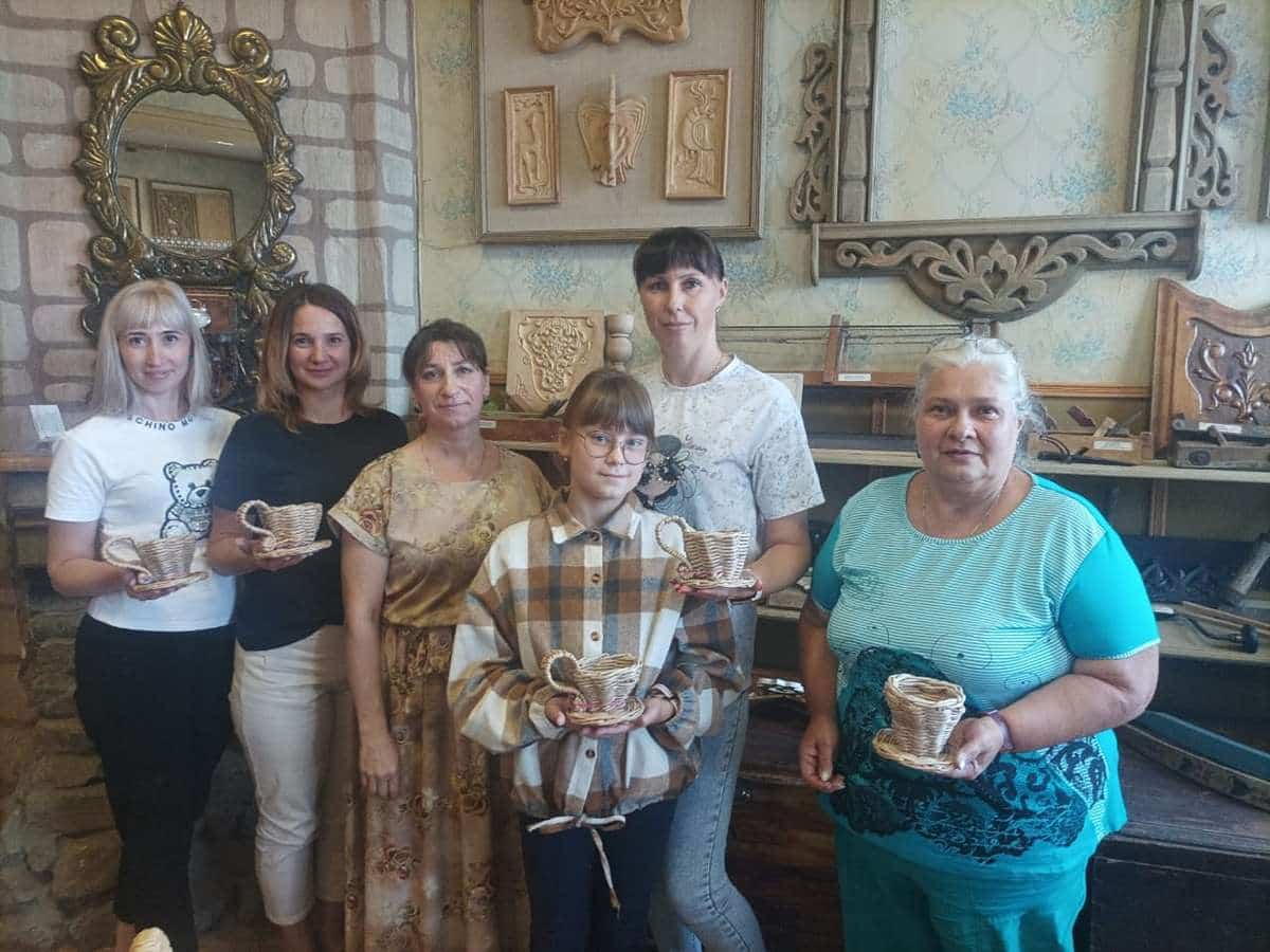29 августа в Борисоглебском Доме ремесел прошел мастер-класс по плетению из эколозы